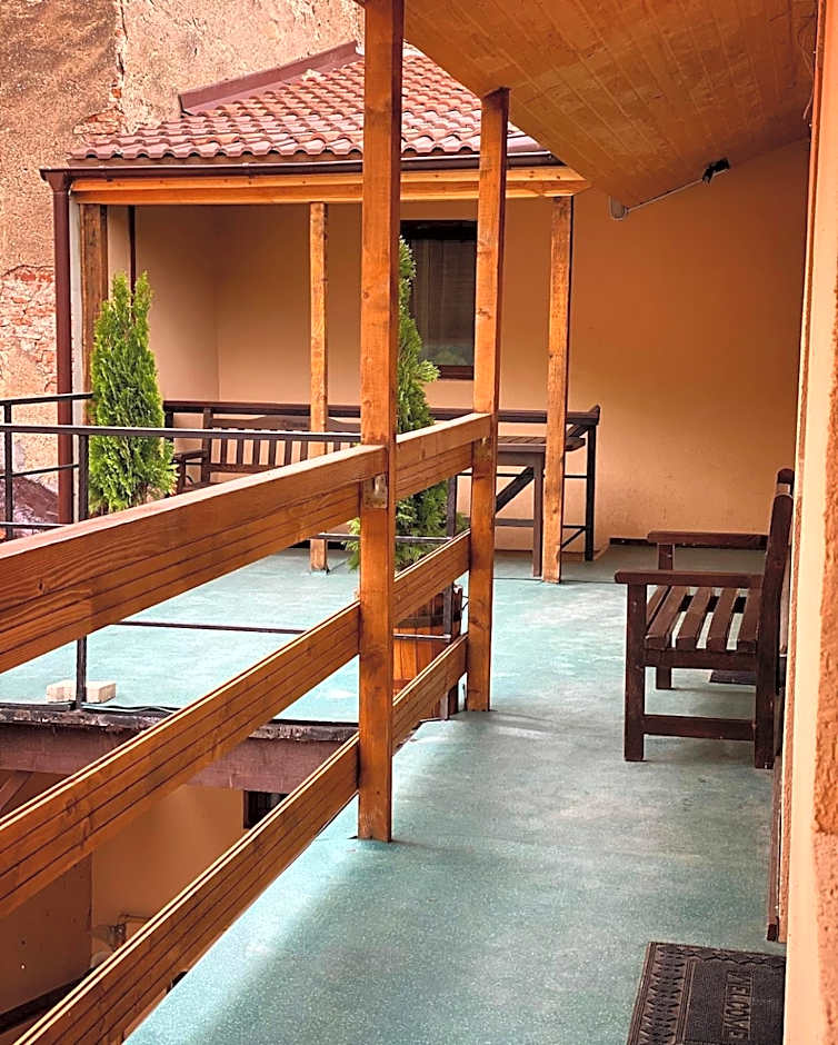 ULLYSSES GUEST HOUSE