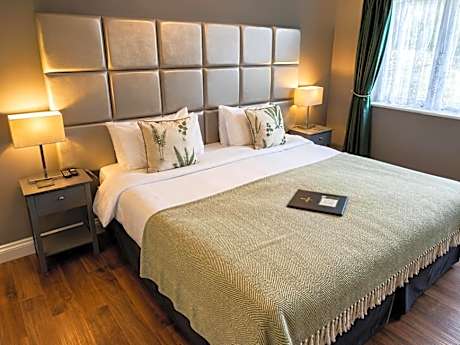 The Farmers Boy Inn Guest House