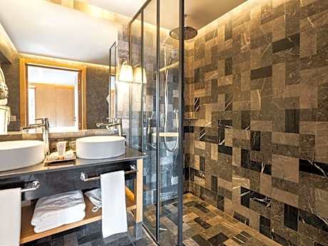 Contemporary Junior King Suite with Balcony