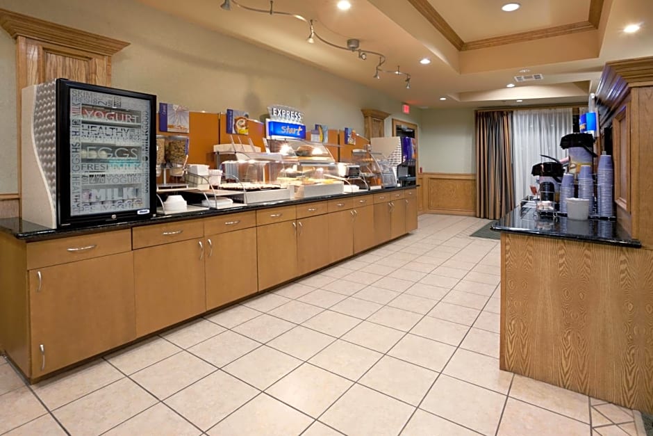 Holiday Inn Express Hotel & Suites Zapata By IHG