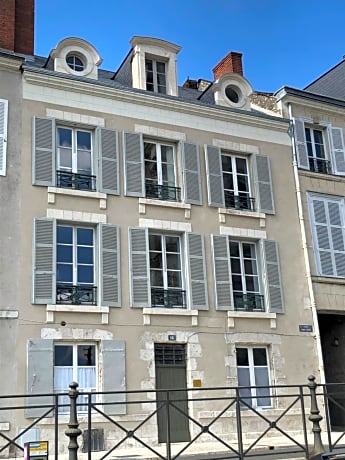 Au 16 Place Saint Louis
