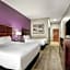 La Quinta Inn & Suites by Wyndham Louisville East
