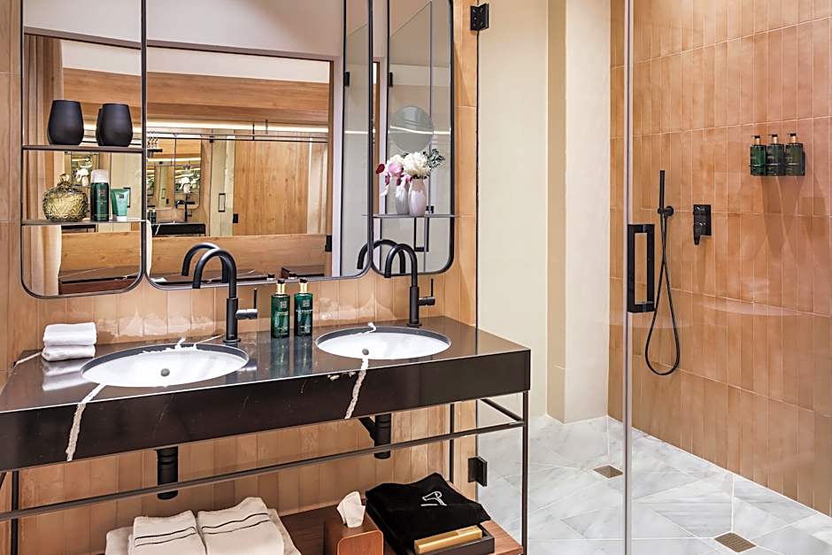 Photo 1 of 10 of Suite