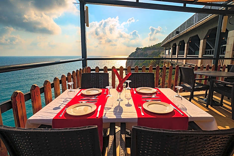 SENZA GARDEN HOLIDAY CLUB