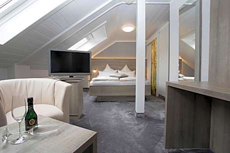 Budget Double Room - Souterrain / Top Story