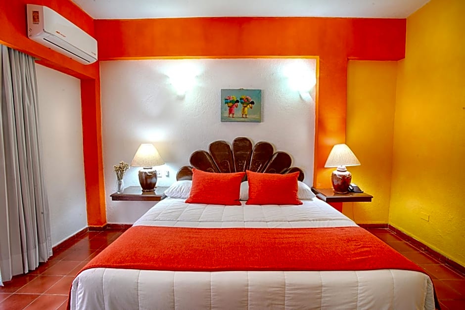 Suites Plaza del Rio