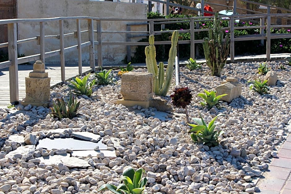 HOTEL ISLA PLANA