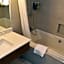 Holiday Inn and Suites Batangas Limapark By IHG