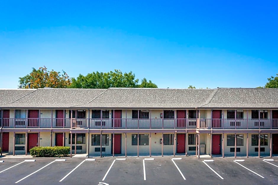 Alura Inn