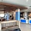 Holiday Inn Express & Suites - Madison West - Middleton by IHG