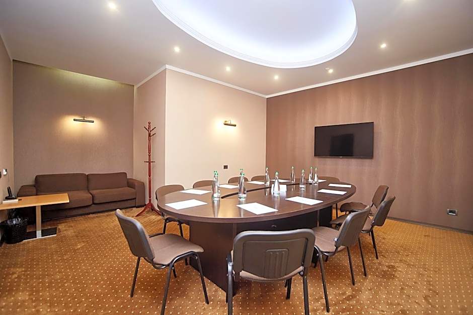 Alexandrovskiy Hotel