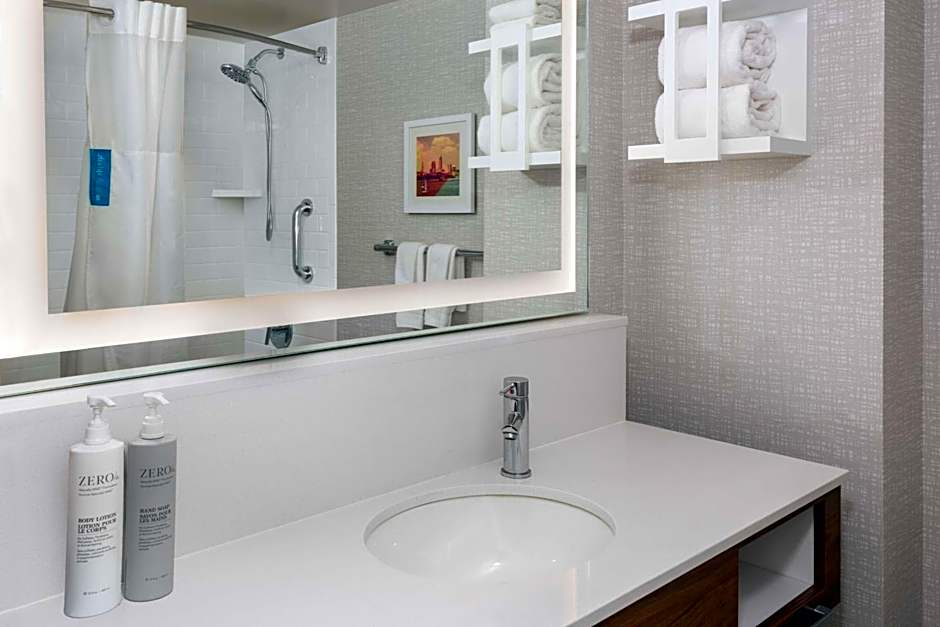 Hampton Inn By Hilton & Suites Cleveland-Beachwood