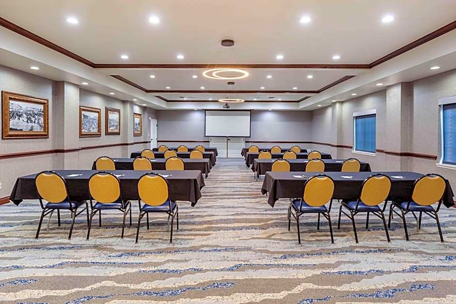 Clarion Pointe Sulphur Springs