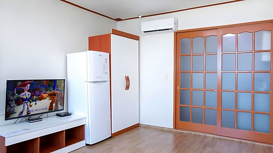 Donghae(mangsang) East House