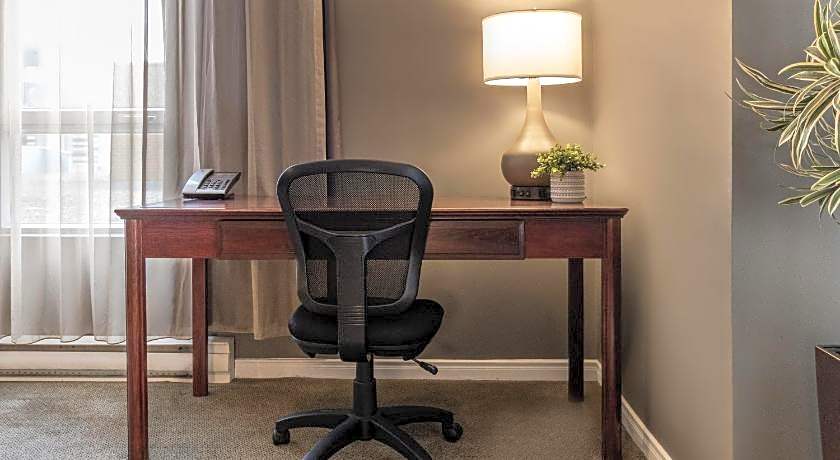 Hotel Faubourg Montreal Centre Ville Downtown