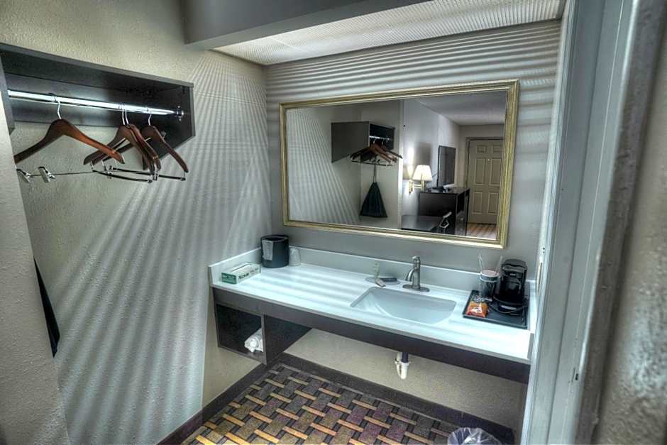 Amerivu Inn & Suites - Helen - Downtown