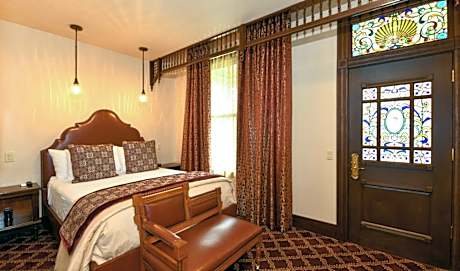 Queen Room with Balcony