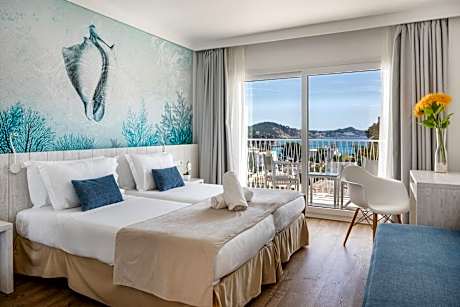 Superior Twin Room with Sea View