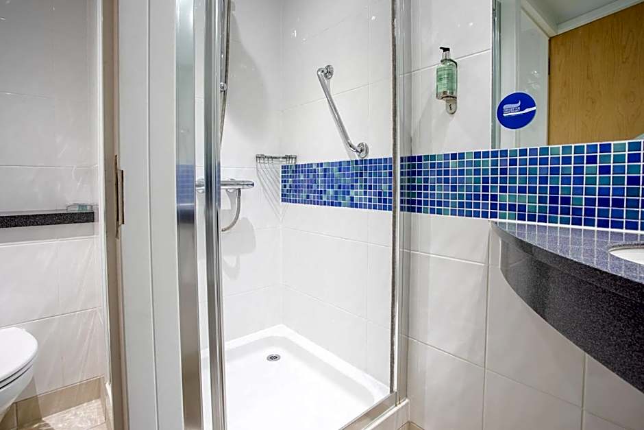 Holiday Inn Express Dunfermline By IHG