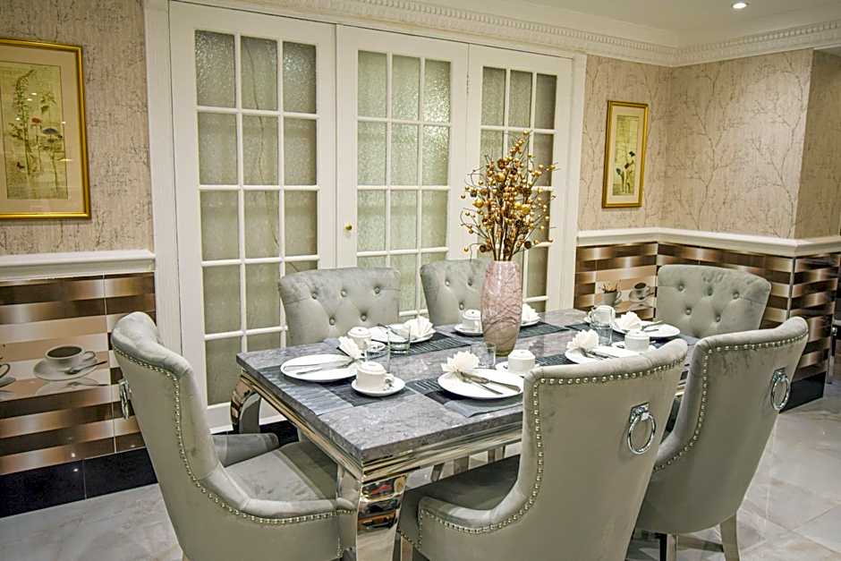 PEMBRIDGE PALACE HOTEL