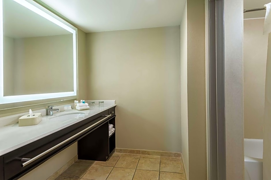 Homewood Suites by Hilton St Louis Riverport- Airport West