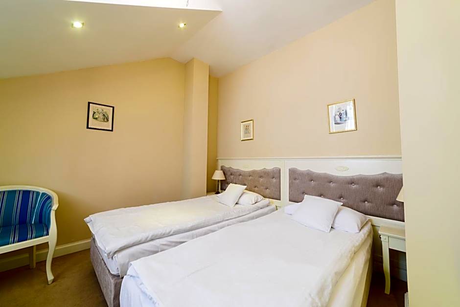 Ambasadorski Residence