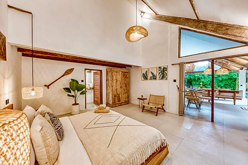 Villa Indigo - 5-BDR with huge pool and garden