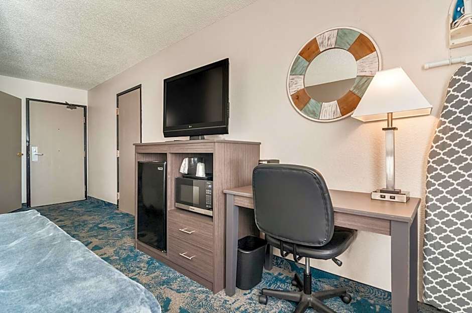 American Inn & Suites Metro Airport