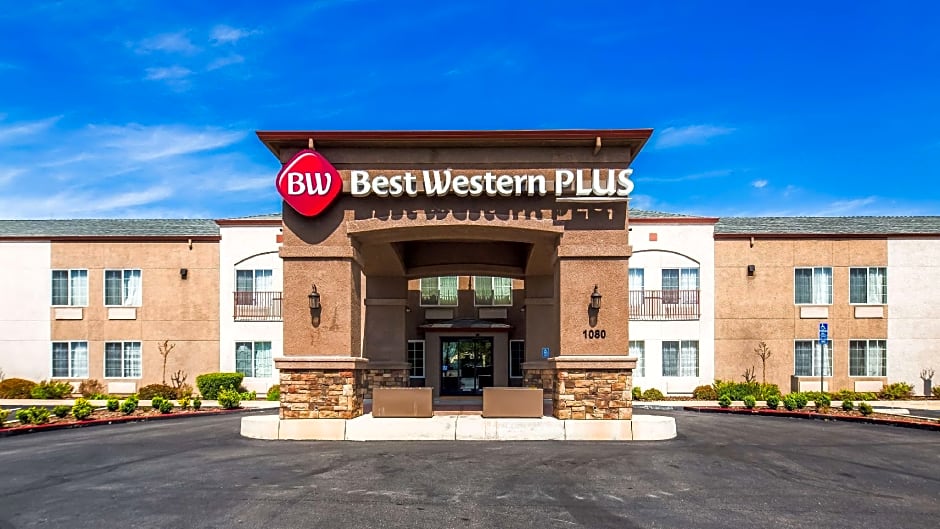 Best Western Plus Twin View Inn & Suites