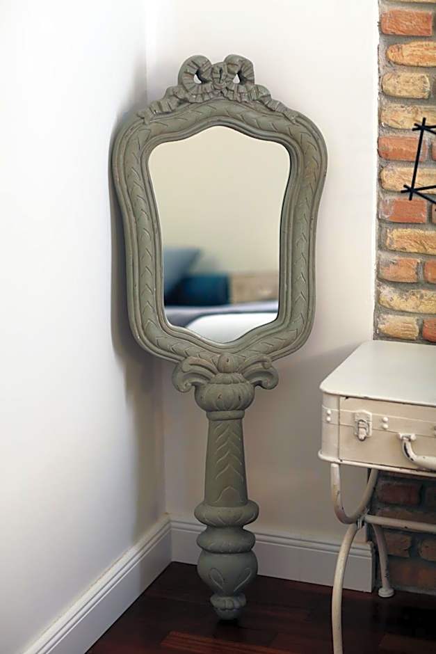 Trevi Contemporary Suite