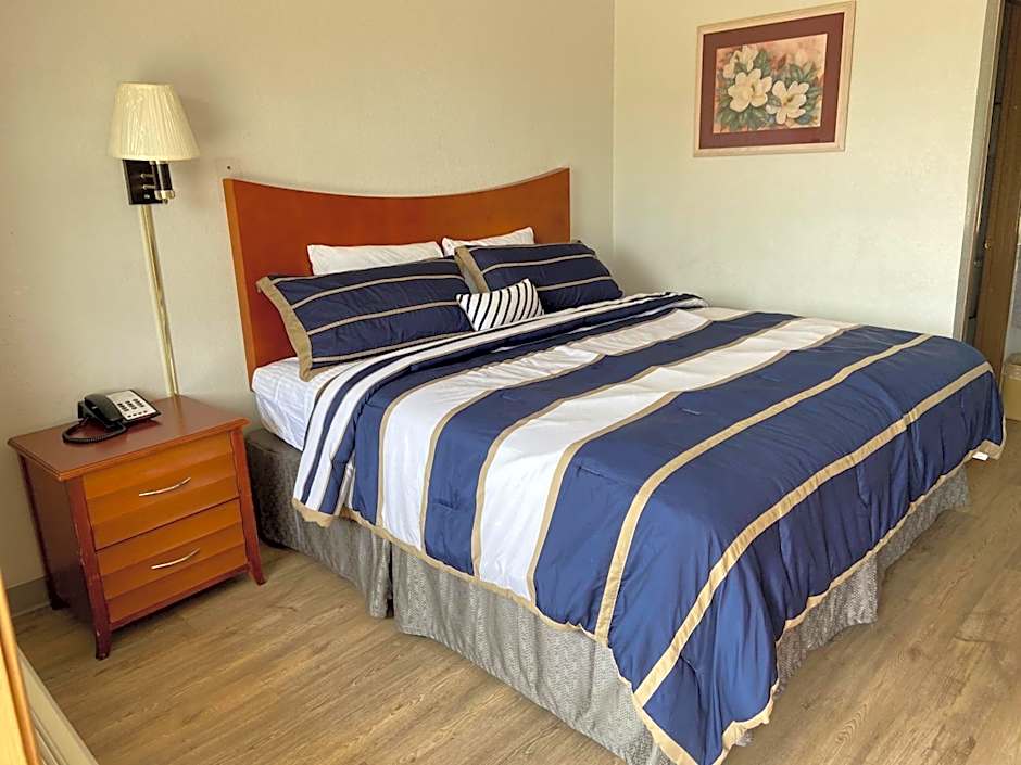 Colonial Inn