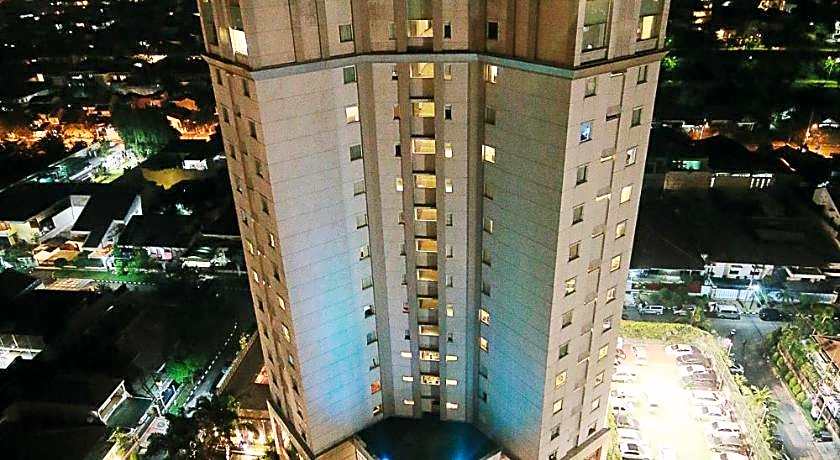 Java Paragon Hotel & Residences