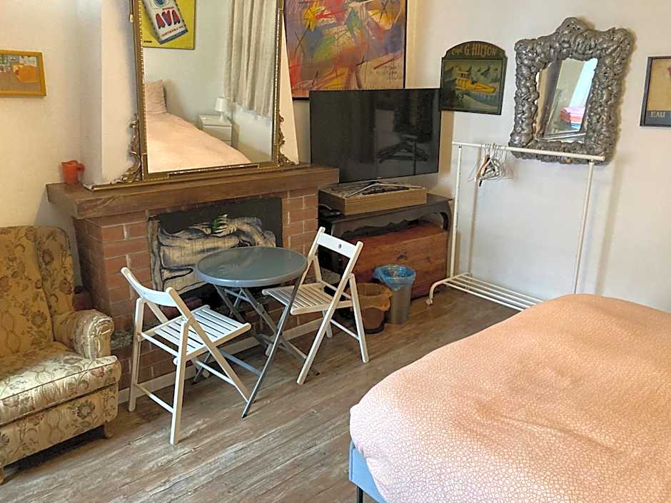 Room Saronno + B&B