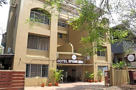 Collection O 80428 Hotel Spring Brook