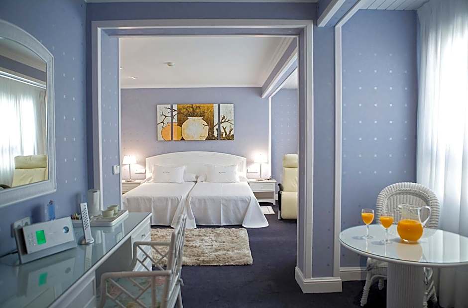 Las Rocas Playa Hotel