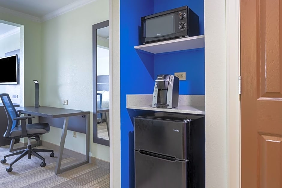 Holiday Inn Express Coventry S - West Warwick Area By IHG