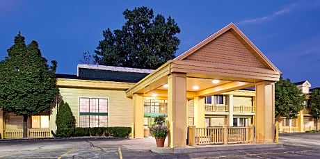 La Quinta Inn & Suites by Wyndham Oshkosh