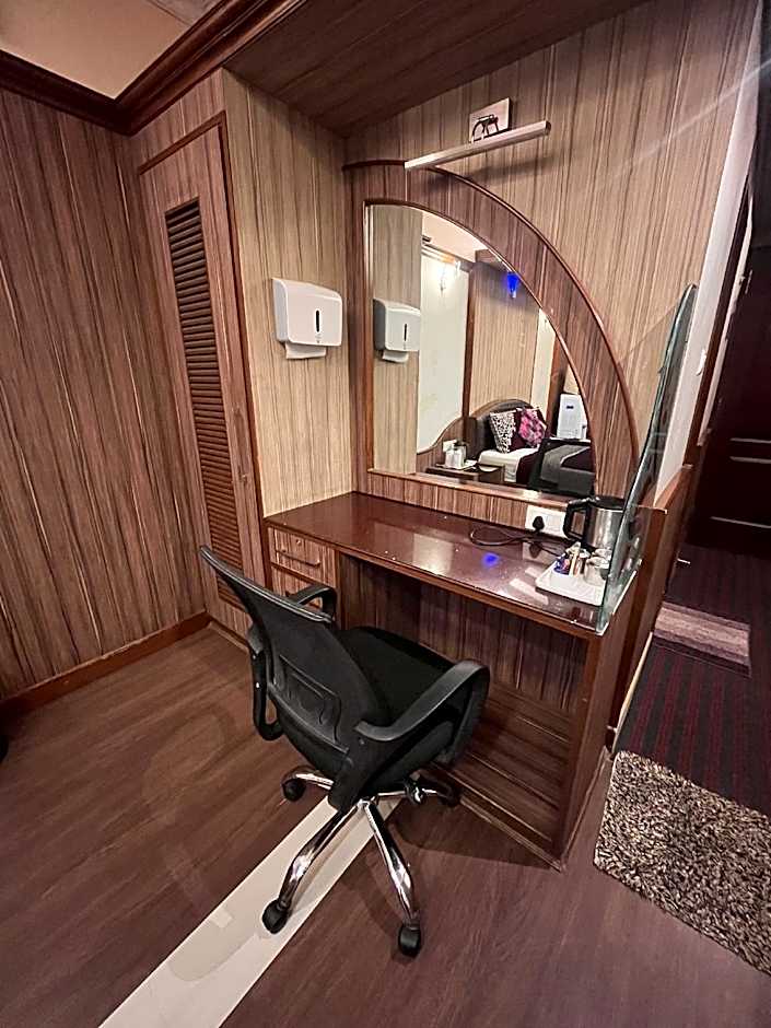 Hotel Astoria Residency