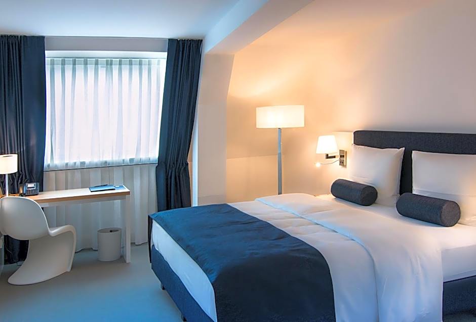 VI VADI HOTEL BAYER 89