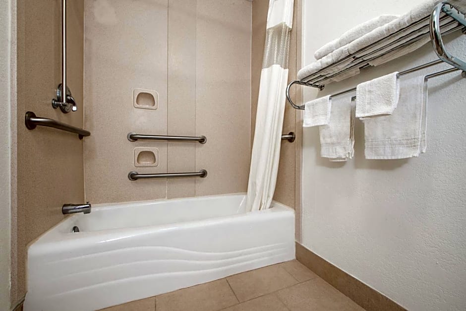 Quality Inn & Suites Clayton, NM