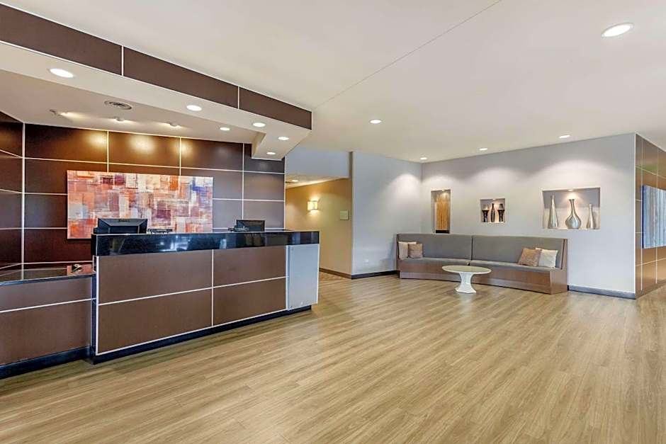 Cambria Hotel Denver International Airport