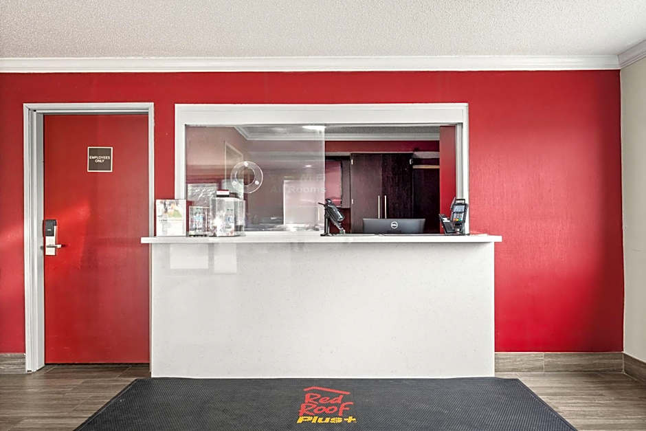 Red Roof Plus Belleville