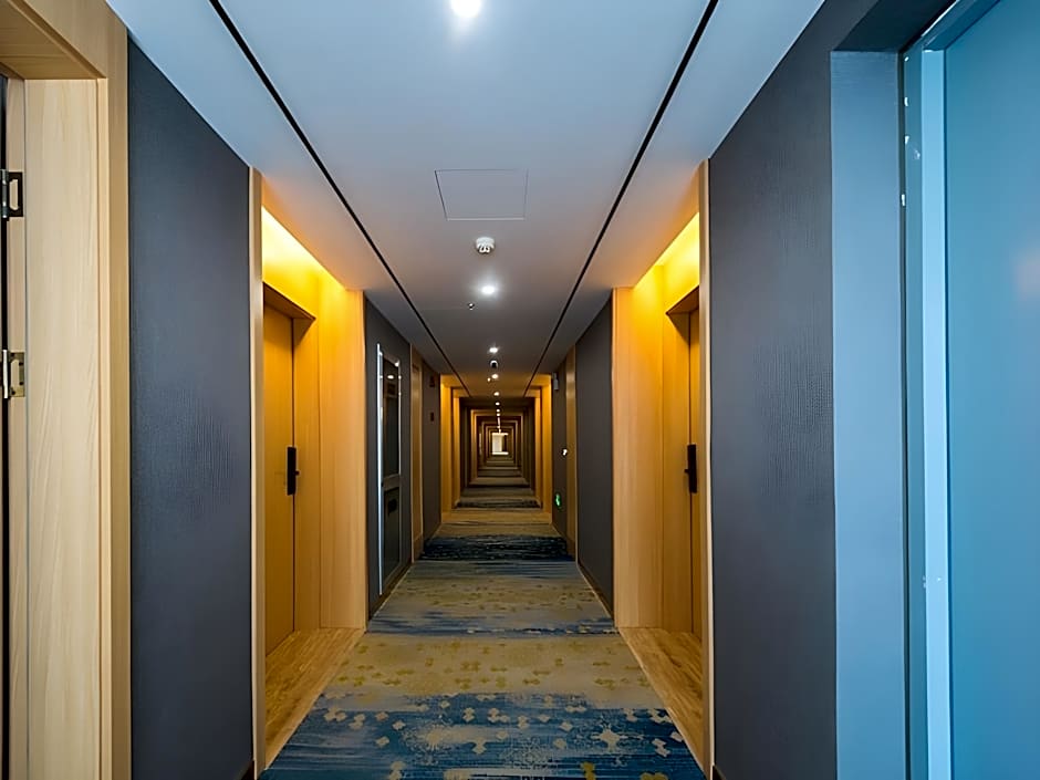 VX Hotel Wuxi Jiangyin Xiangshan Road Gymnasium