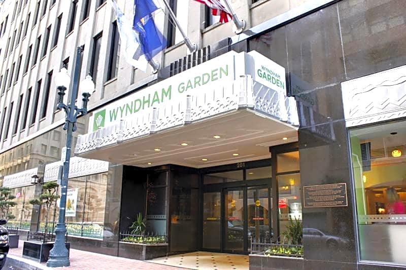 Wyndham Garden Baronne Plaza
