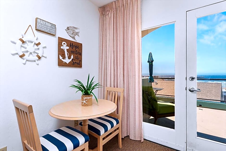 Beach House Inn & Suites