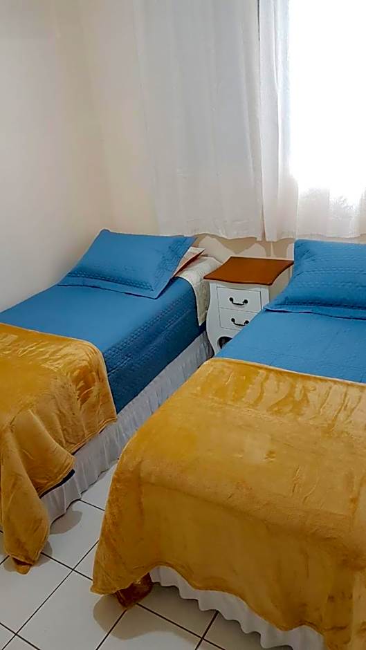 Apartamento TOP CLIMATIZADO em CRICIÚMA-SC - ótimo CUSTO-BENEFÍCIO - Cozinha completa - Cama Box - WiFI - Smart TV - Apps YouTube - NetFlix - Prime Vídeo - Garagem coberta - Portaria Digital 24h - Lugar sossegado e arborizado - Acomoda até 5 pessoas