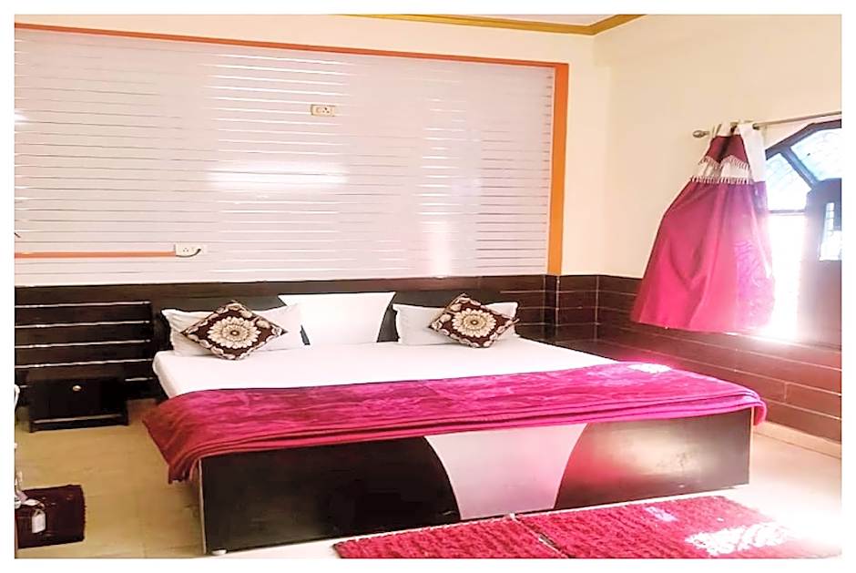 Goroomgo New Ashiyana Palace Near Railway Station Varanasi