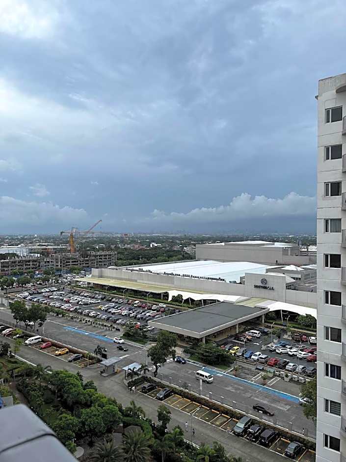 Lovely 1BR Condo @ SM Southmall w/ Netflix & High Speed WIFI