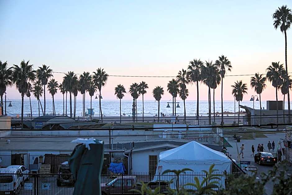 The Redline Venice