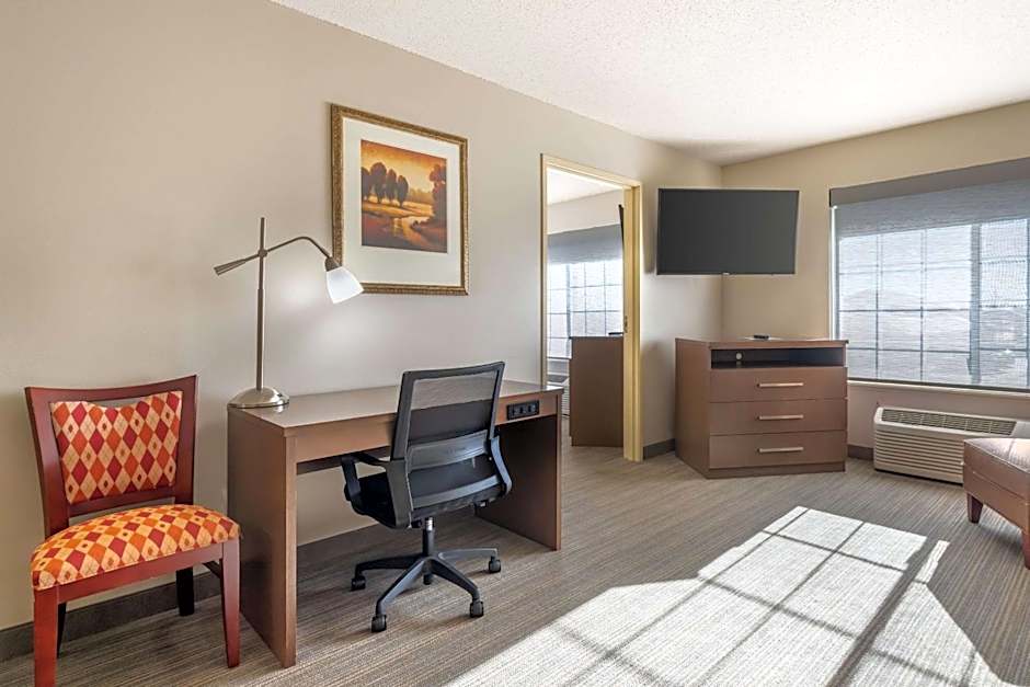 Country Inn & Suites by Radisson, Watertown, SD